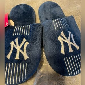 Yankee slippers- new w tags
